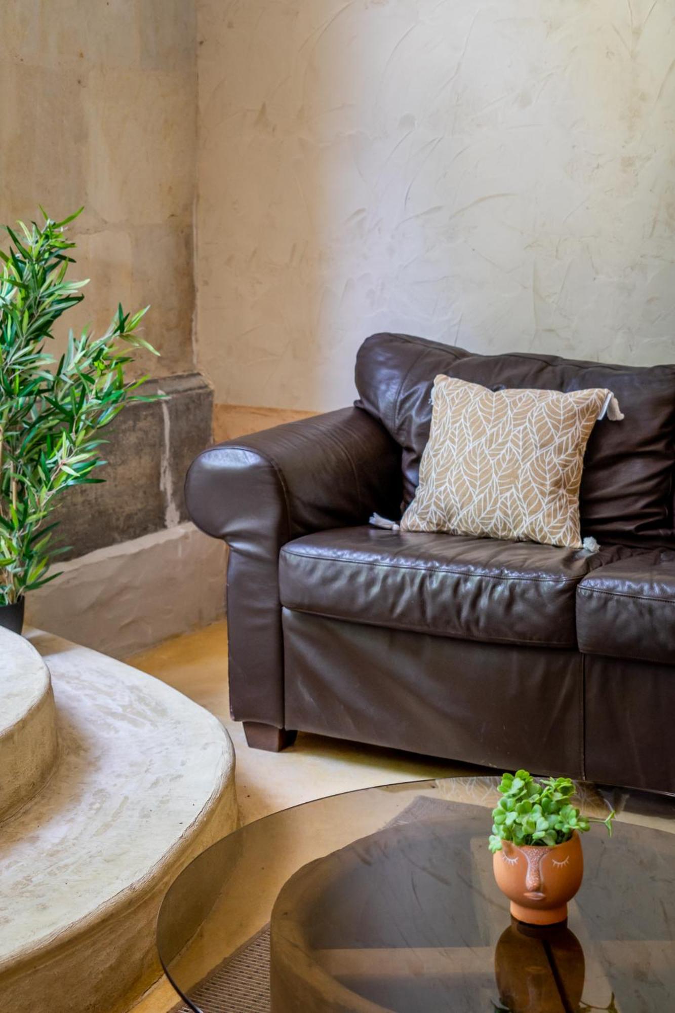 Ultimate Relaxation For Family Or Group At Renowned Couvent Des Ursulines, A Tranquil Escape In Historic Pezenas Villa Ruang foto