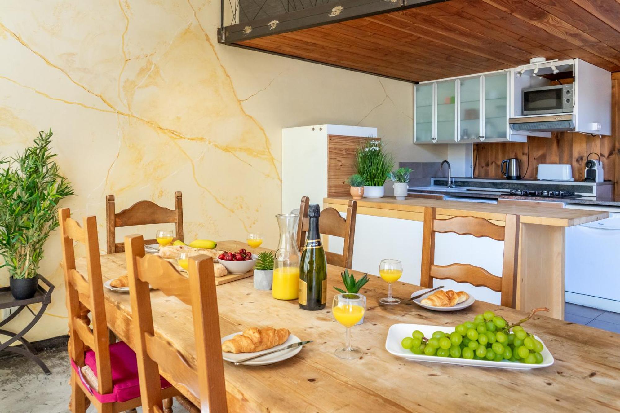 Ultimate Relaxation For Family Or Group At Renowned Couvent Des Ursulines, A Tranquil Escape In Historic Pezenas Villa Ruang foto